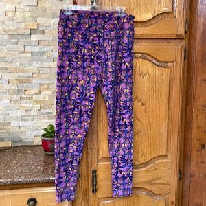 LulaRoe Leggings. Tall & Curvy. Good used condition.